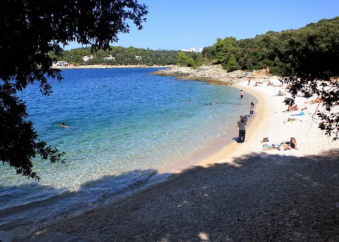 With A Parking Space - 15582