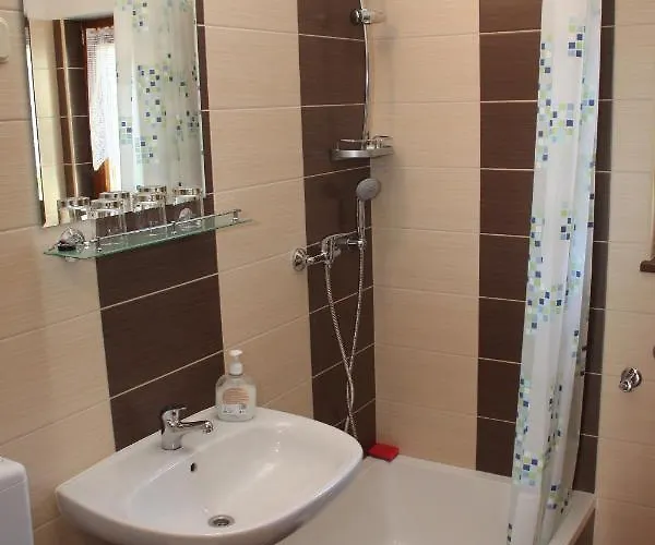 With A Parking Space - 15582